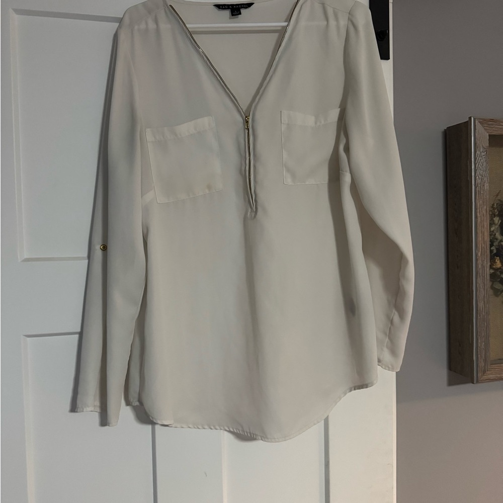Zac & Rachel Cream Blouse with V-Neck and Relaxed Fit